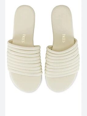 Tkees Caro Sandals in Cream size 7